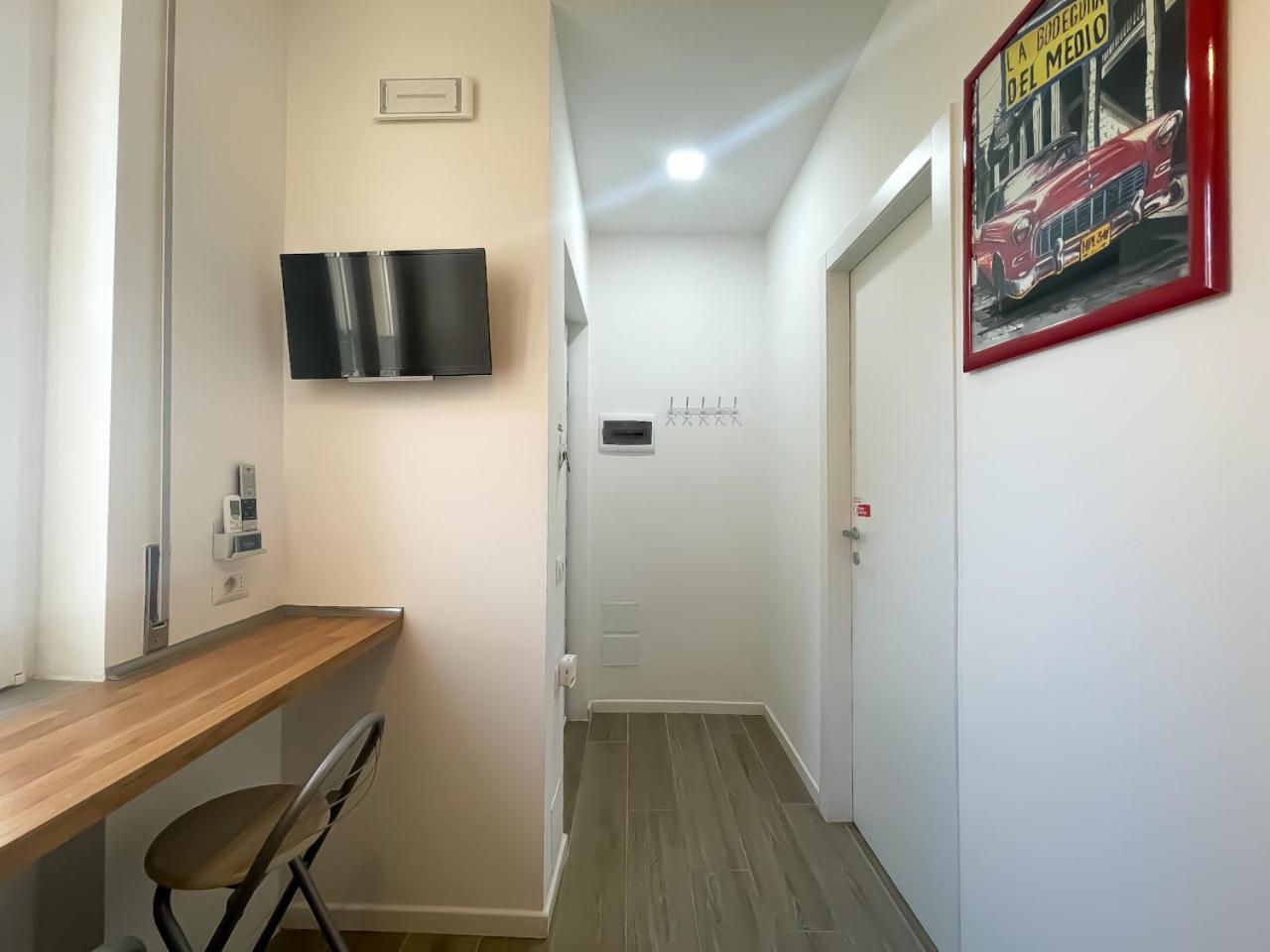 Mh Studios Milan Bagian luar foto